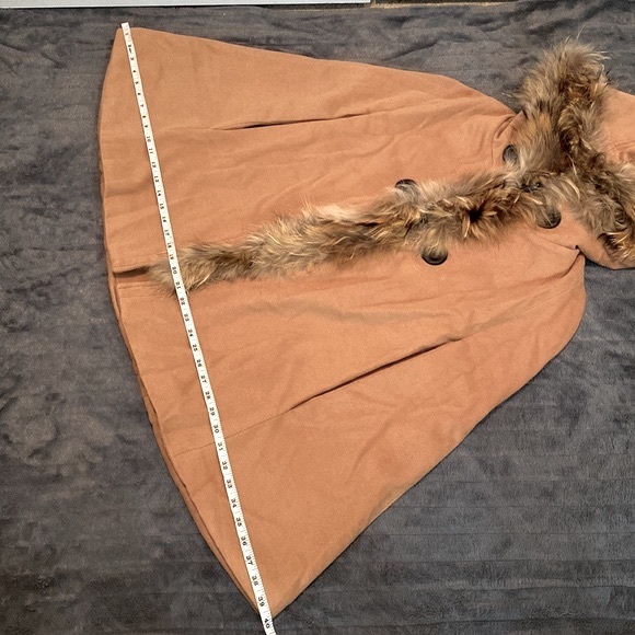 Hooded Big Faux Fur Lapel With Horn Button Women’s Cape Coat - Picture 11 of 17